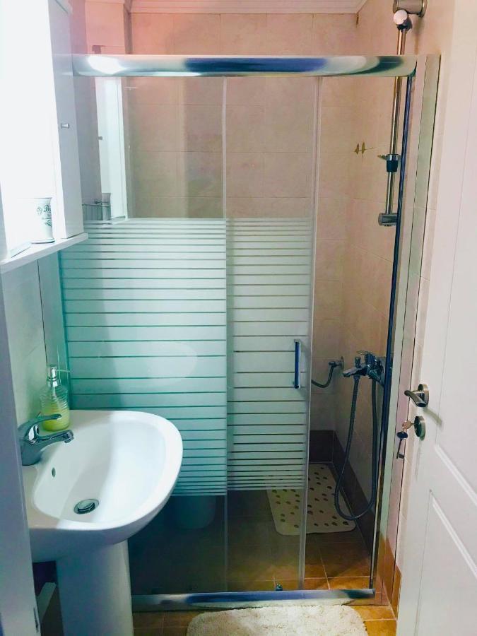 Central Square Apartment 1 ปีร์กอส ภายนอก รูปภาพ